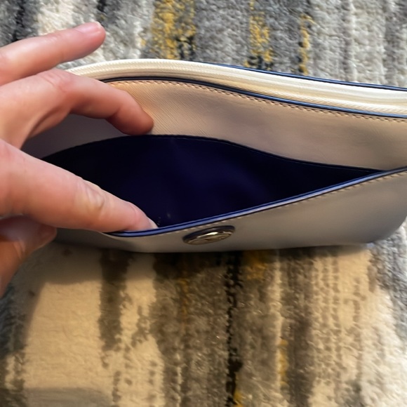 Fun large wristlet - Picture 2 of 5